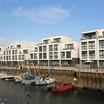 Marina 22-b *