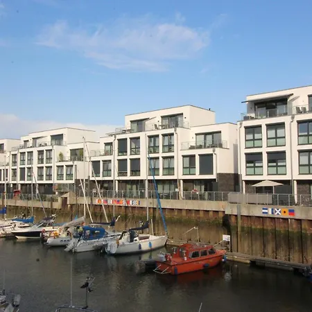 Marina 22-b *